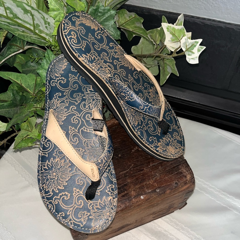 Teva - Habit River Floral Leather Flip-Flops